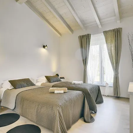 Villa Modern In With Garden